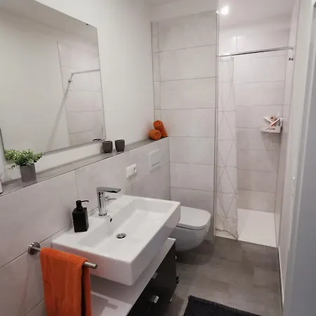 Daire Gemuetliche Und Helle Souterrainwohnung, 50 Qm Forstern