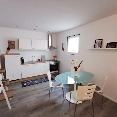 Gemuetliche Und Helle Souterrainwohnung, 50 Qm * Forstern